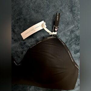 NWT VS Tshirt Lightly Lined Wireless Bra